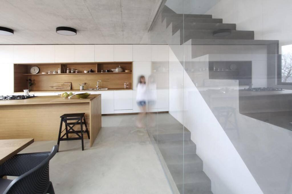 Вилла Contemporary House Padna Сечовле Экстерьер фото